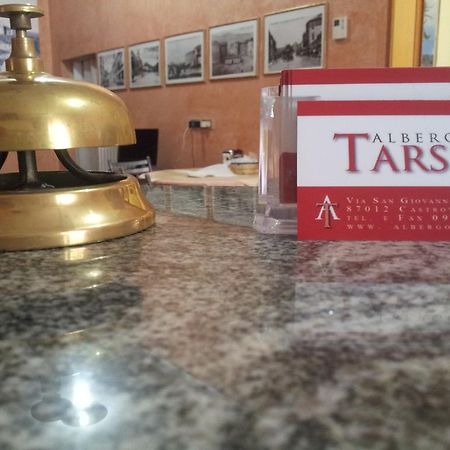 Albergo Tarsia 卡斯特罗维拉里 外观 照片